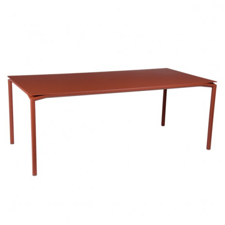 Table CALVI ocre rouge